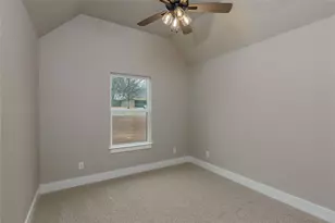 210 Prairie St, Jacksboro, TX 76458 - Photo 23