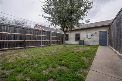1727 N Fitzhugh Avenue, Dallas, TX 75204 - Photo 23