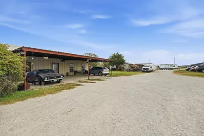 9510 Swafford Road, Justin, TX 76247 - Photo 17