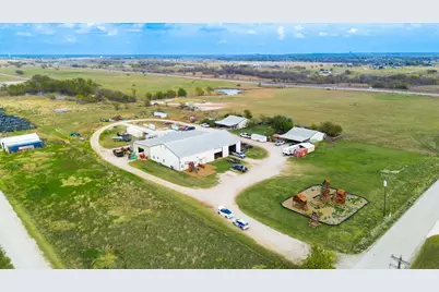 9510 Swafford Road, Justin, TX 76247 - Photo 9