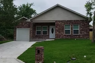 1213 Hemphill St, Greenville, TX 75401 - Photo 1