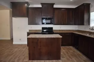 1213 Hemphill St, Greenville, TX 75401 - Photo 3