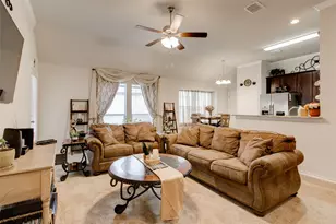 531 Sydney St, Wilmer, TX 75172 - Photo 5