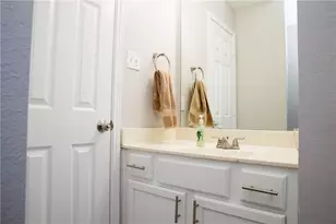 2021 Reddenson Dr, Carrollton, TX 75010 - Photo 33