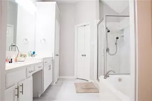 2021 Reddenson Dr, Carrollton, TX 75010 - Photo 23