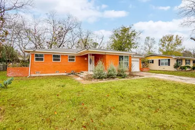 2020 Crestridge Street, Stephenville, TX 76401 - Photo 3