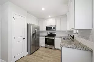 230 E Johnson St, Denison, TX 75021 - Photo 11