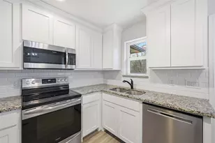 230 E Johnson St, Denison, TX 75021 - Photo 9