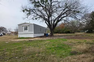 1201 S Patterson St, Campbell, TX 75422 - Photo 3