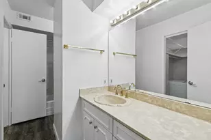 5014 Les Chateaux Dr, Dallas, TX 75235 - Photo 17