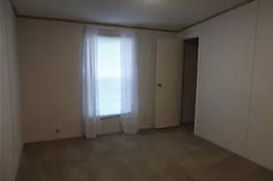 422 Hutchinson St, Bowie, TX 76230 - Photo 15