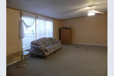 422 Hutchinson Street, Bowie, TX 76230 - Photo 11