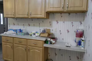 422 Hutchinson St, Bowie, TX 76230 - Photo 21