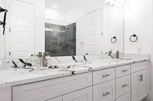 9020 Creek Run Rd, Fort Worth, TX 76120 - Photo 9