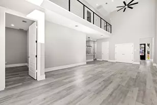 9020 Creek Run Rd, Fort Worth, TX 76120 - Photo 17