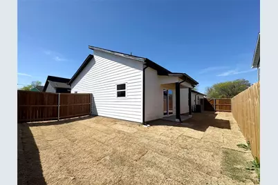 2015 Stuart Street #B, Greenville, TX 75401 - Photo 3