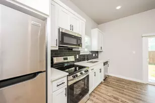 2025 Stuart St, Greenville, TX 75401 - Photo 3