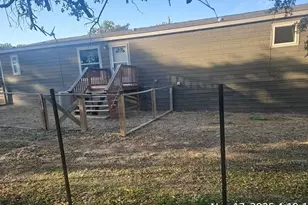 221 Farmhouse Rd, Springtown, TX 76082 - Photo 5