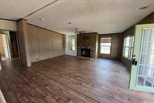 221 Farmhouse Rd, Springtown, TX 76082 - Photo 9