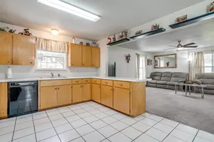 1409 Robyn Rd, Azle, TX 76020 - Photo 9