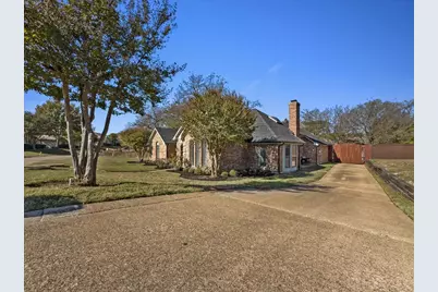 1821 Montauk Way, DeSoto, TX 75115 - Photo 3