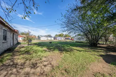 3501 Richardson Court W, Fort Worth, TX 76119 - Photo 27