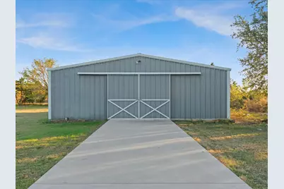 711 Emerald Sound Boulevard, Little Elm, TX 75068 - Photo 9