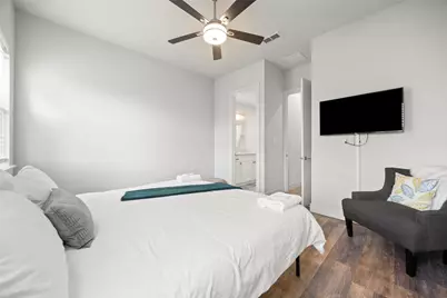 2009 N Prairie Avenue #2009, Dallas, TX 75204 - Photo 37