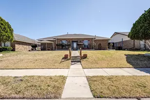 1718 Brighton Dr, Carrollton, TX 75007 - Photo 1