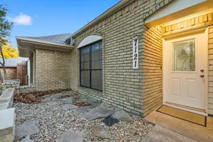 7121 Pleasant View Dr, Dallas, TX 75231 - Photo 3