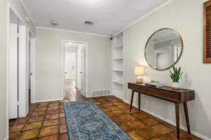 2102 Stonehill Ct, Arlington, TX 76012 - Photo 19