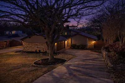 2102 Stonehill Court, Arlington, TX 76012 - Photo 3