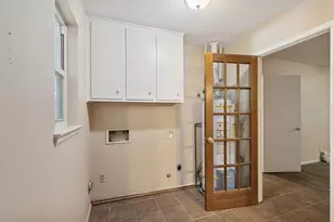 2637 Locksley Chase Dr, Irving, TX 75061 - Photo 33