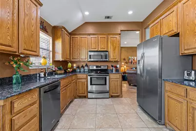 106 Hedges Circle, Weatherford, TX 76085 - Photo 13