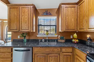 106 Hedges Cir, Weatherford, TX 76085 - Photo 11