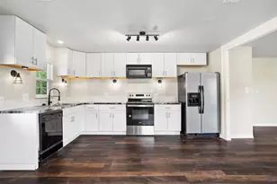 6847 Co Rd 3705, Athens, TX 75752 - Photo 9