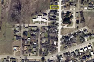 400 Nunnalee Ave, Van Alstyne, TX 75495 - Photo 1