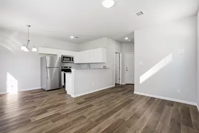 303 Eastland Street, Cleburne, TX 76031 - Photo 17