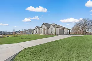 617 Pillar St, Reno, TX 76020 - Photo 3