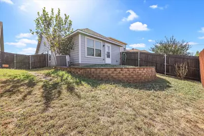 10718 Edgewest Terrace, Fort Worth, TX 76108 - Photo 13