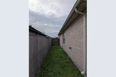 6005 Harwood Crossing Drive, Arlington, TX 76018 - Photo 21