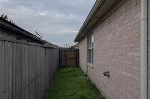 6005 Harwood Crossing Dr, Arlington, TX 76018 - Photo 21