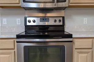 6005 Harwood Crossing Dr, Arlington, TX 76018 - Photo 9