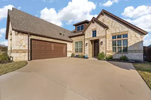 208 Wheeler Dr, Burleson, TX 76028 - Photo 3