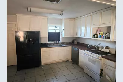 321 E Mustang Street, Crowley, TX 76036 - Photo 5