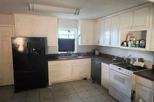 321 E Mustang St, Crowley, TX 76036 - Photo 5