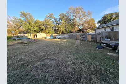 321 E Mustang Street, Crowley, TX 76036 - Photo 9