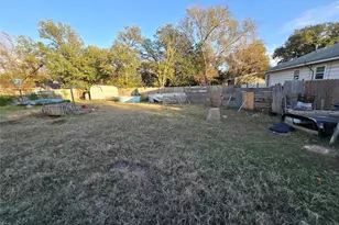 321 E Mustang St, Crowley, TX 76036 - Photo 9