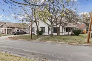 1406 Sycamore St, Commerce, TX 75428 - Photo 3