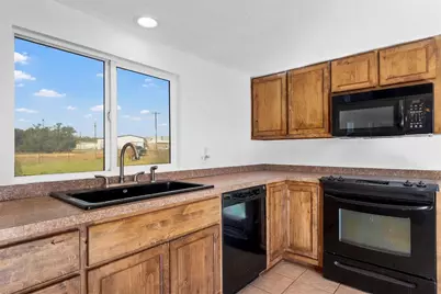 3209 Oak Hill Drive, Granbury, TX 76048 - Photo 7